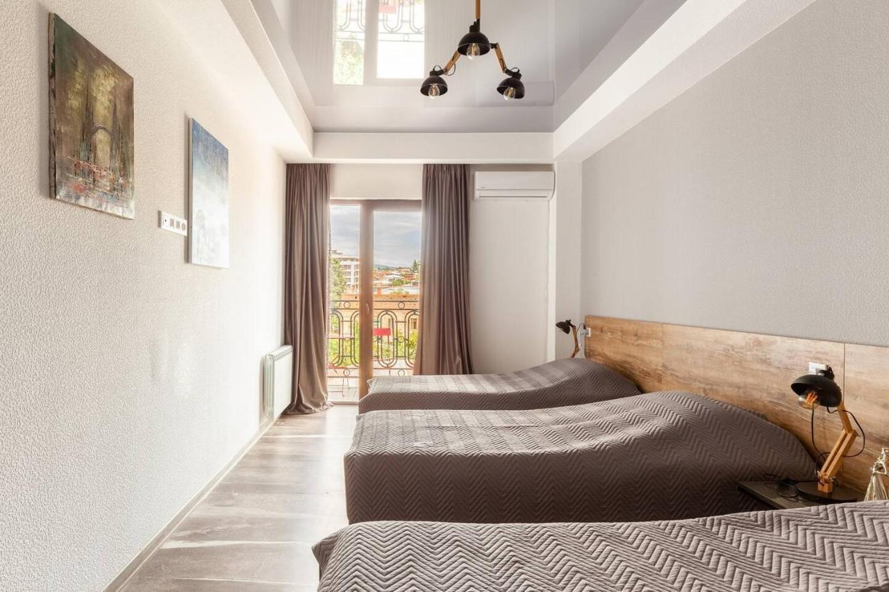 Veli Group Apartment In Old City Kutaisi Exterior foto